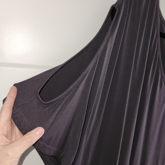 LOT OF 2 BloomChic Cold Shoulder Tops Plus Size 22 / 24 3x 1 Black 1 Grey - Picture 4 of 15